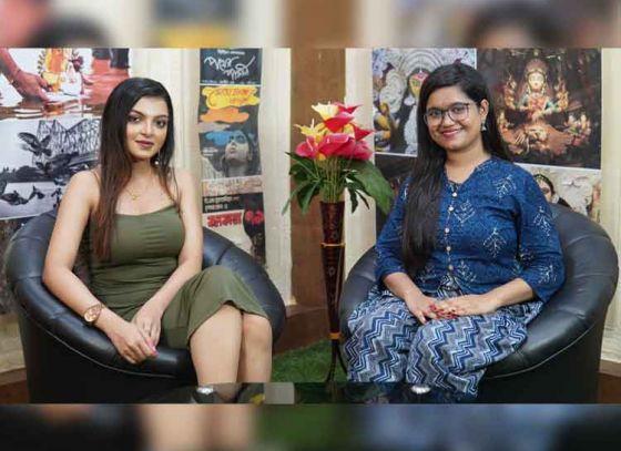 জেনে নিন মেকআপ তোলার সহজ টিপস